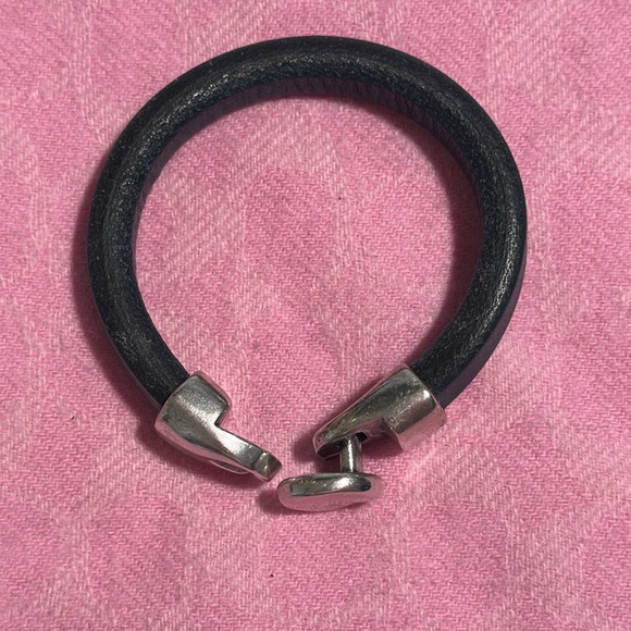 Silver and Black Leather Bracelet - Picture 4 of 7